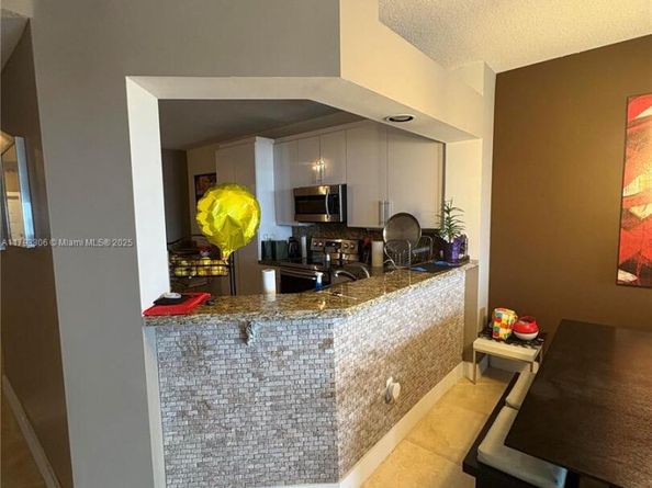 10730 NW 66th St 512, Doral FL 33178
