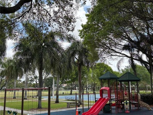 10730 NW 66th St 512, Doral FL 33178
