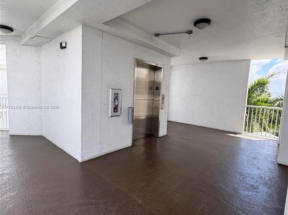 10730 NW 66th St 512, Doral FL 33178