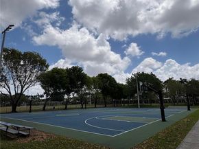 10730 NW 66th St 512, Doral FL 33178