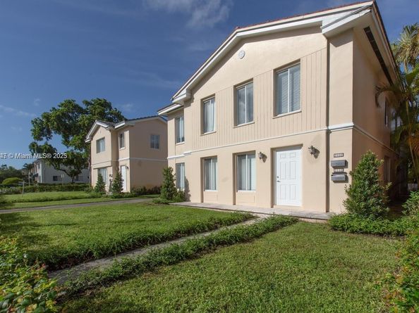 2880-2882 S Le Jeune Rd, Coral Gables FL 33134