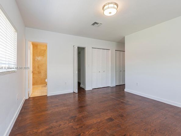 2880-2882 S Le Jeune Rd, Coral Gables FL 33134