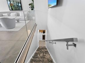 1000 Venetian Way 1006, Miami FL 33139