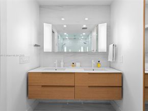 1000 Venetian Way 1006, Miami FL 33139