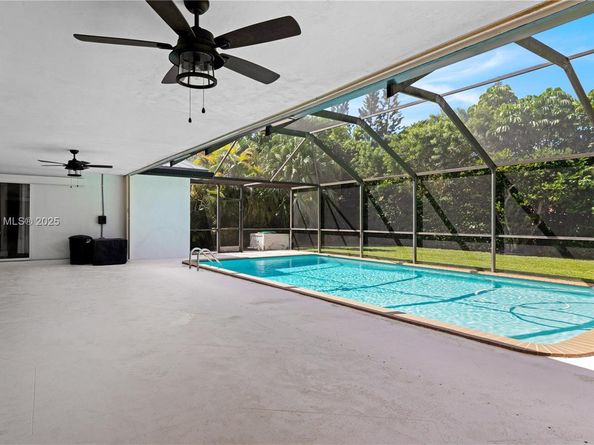 14590 SW 81st Ave, Palmetto Bay FL 33158