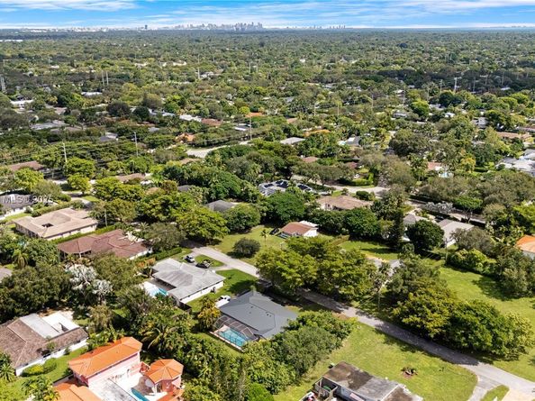 14590 SW 81st Ave, Palmetto Bay FL 33158