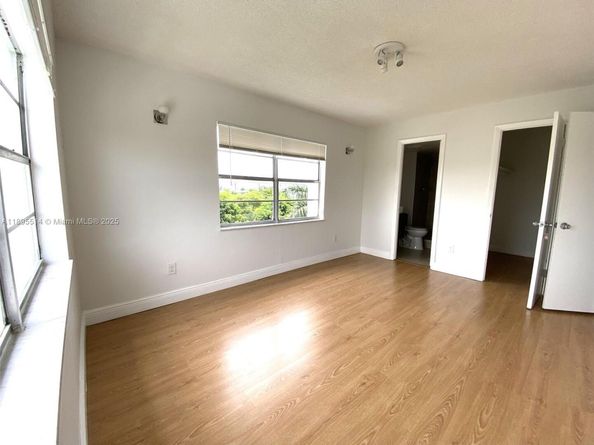 494 NW 165th St Rd C601, Miami FL 33169