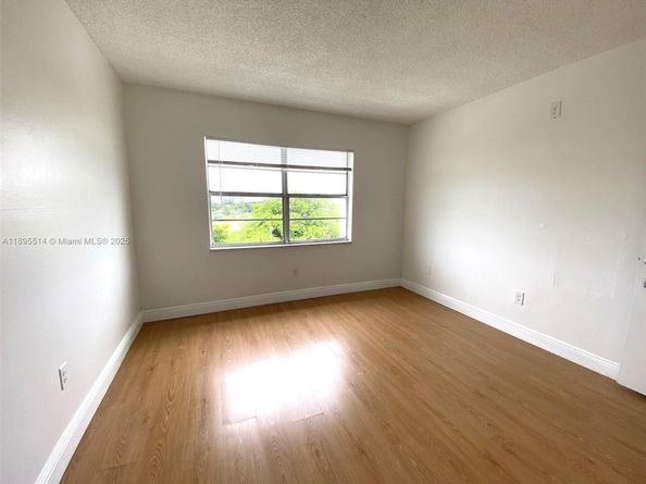 494 NW 165th St Rd C601, Miami FL 33169
