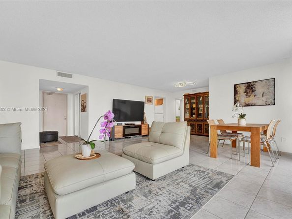 17720 N Bay Road 802, Sunny Isles Beach FL 33160
