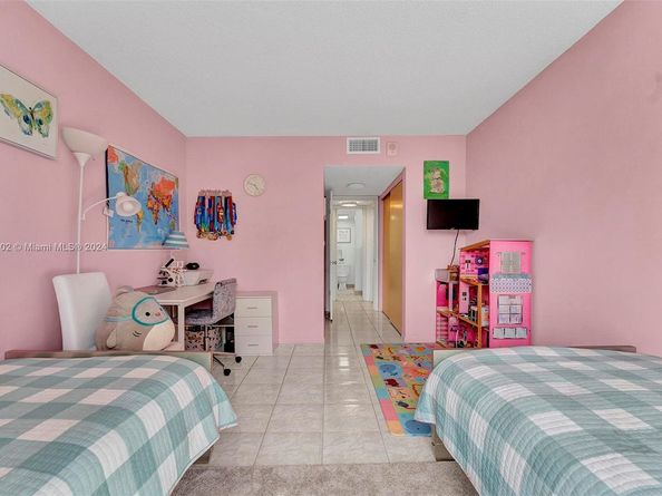 17720 N Bay Road 802, Sunny Isles Beach FL 33160