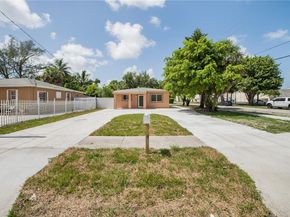 801 NW 109th St, Miami FL 33168