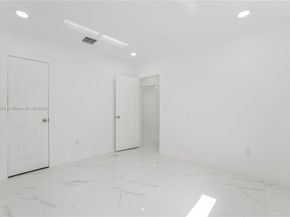 801 NW 109th St, Miami FL 33168
