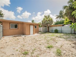 801 NW 109th St, Miami FL 33168
