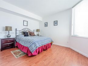 335 S Biscayne Blvd 3005, Miami FL 33131