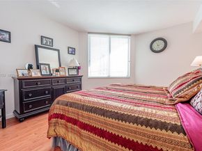 335 S Biscayne Blvd 3005, Miami FL 33131