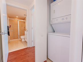 335 S Biscayne Blvd 3005, Miami FL 33131