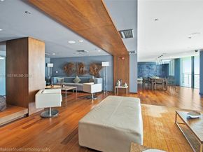 335 S Biscayne Blvd 3005, Miami FL 33131