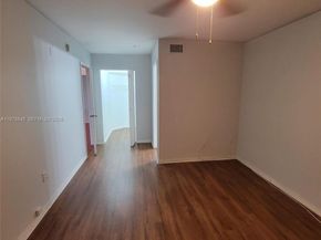 711 SW 111th Way 301, Pembroke Pines FL 33025