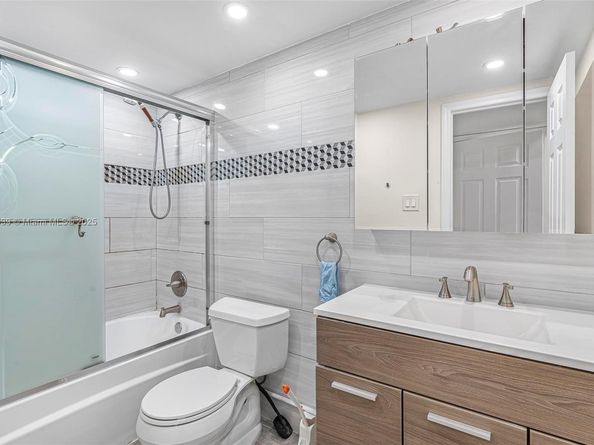 609 NE 14th Ave 603, Hallandale Beach FL 33009