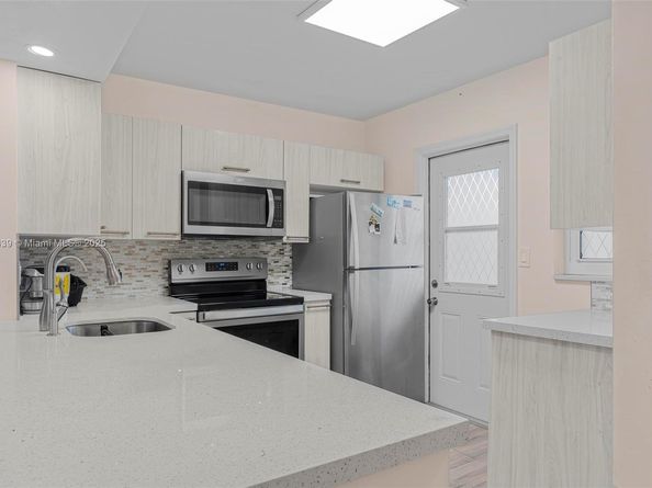 609 NE 14th Ave 603, Hallandale Beach FL 33009