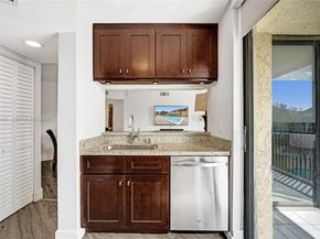 10501 W Broward Blvd 406, Plantation FL 33324