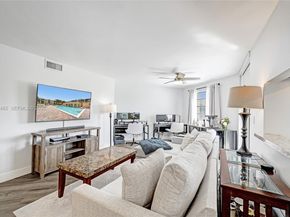 10501 W Broward Blvd 406, Plantation FL 33324