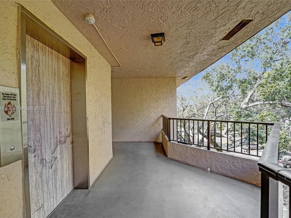 10501 W Broward Blvd 406, Plantation FL 33324