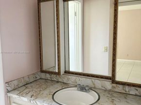 410 SE 2nd St 102, Hallandale Beach FL 33009