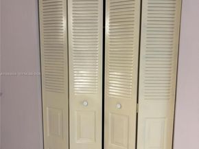 410 SE 2nd St 102, Hallandale Beach FL 33009