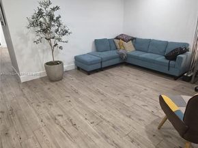 7430 Douglas St, Hollywood FL 33024