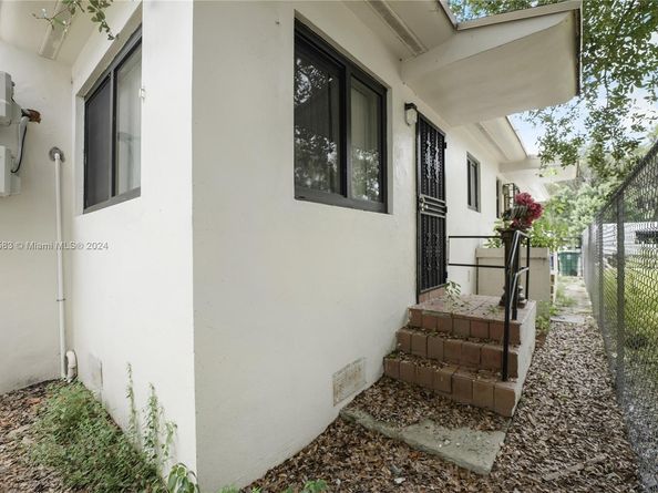 175 NW 68th St, Miami FL 33150