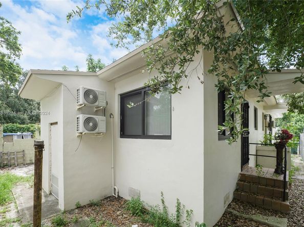 175 NW 68th St, Miami FL 33150
