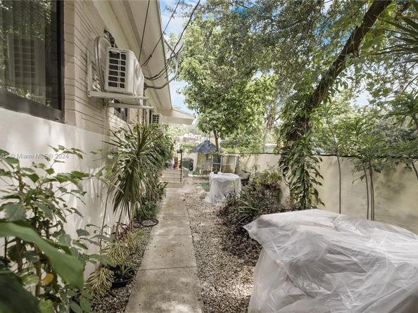175 NW 68th St, Miami FL 33150
