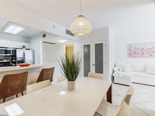 2301 Collins Ave 523, Miami Beach FL 33139