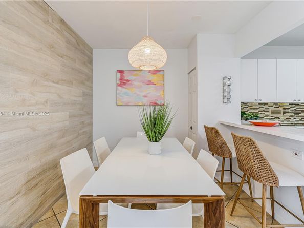 2301 Collins Ave 523, Miami Beach FL 33139