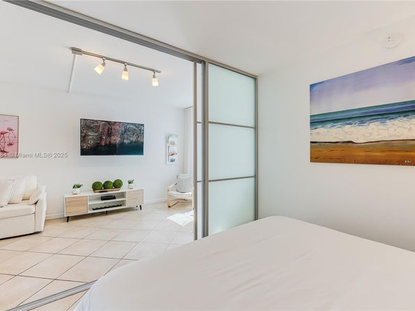 2301 Collins Ave 523, Miami Beach FL 33139