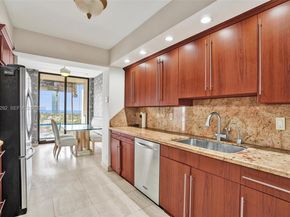 19355 Turnberry Way 8K, Aventura FL 33180