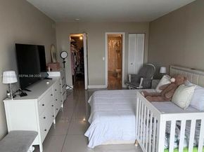 13499 Biscayne Blvd 805, North Miami FL 33181