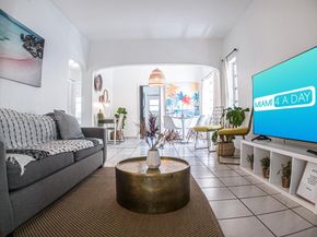 1872 SW 9th St, Miami FL 33135