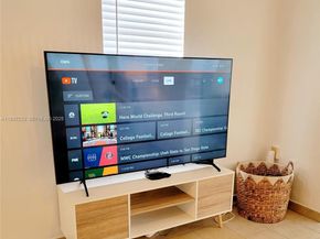 1872 SW 9th St, Miami FL 33135