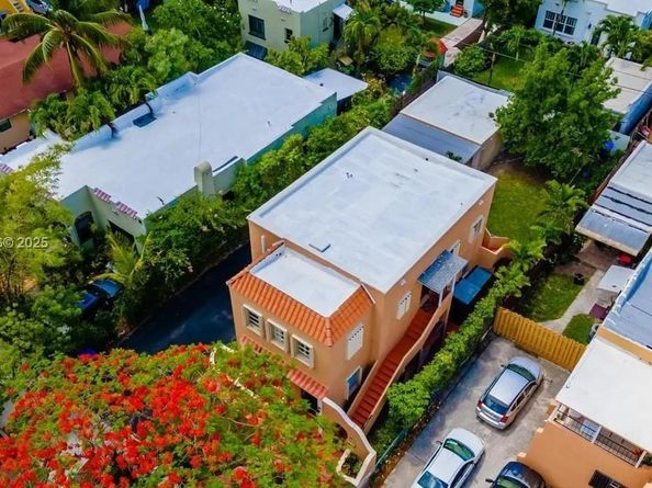 1872 SW 9th St, Miami FL 33135