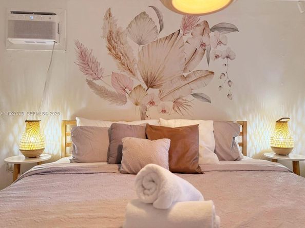 1872 SW 9th St, Miami FL 33135