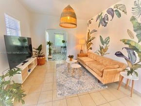 1872 SW 9th St, Miami FL 33135