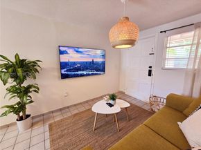 1872 SW 9th St, Miami FL 33135