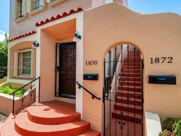 1872 SW 9th St, Miami FL 33135