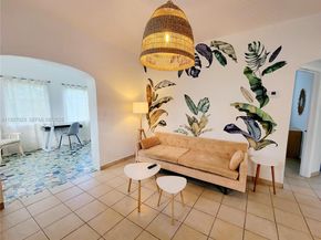 1872 SW 9th St, Miami FL 33135