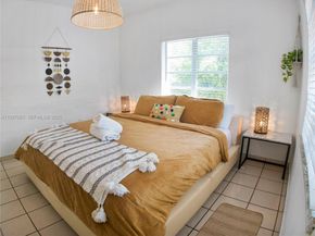 1872 SW 9th St, Miami FL 33135