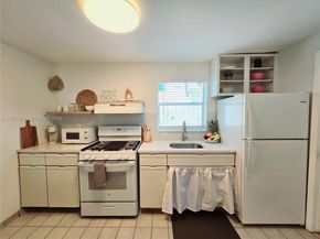 1872 SW 9th St, Miami FL 33135