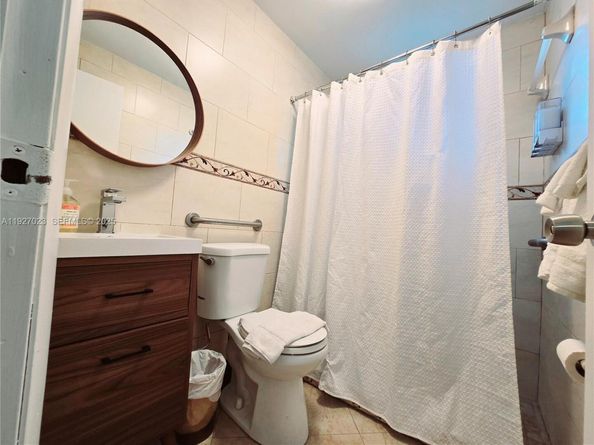 1872 SW 9th St, Miami FL 33135