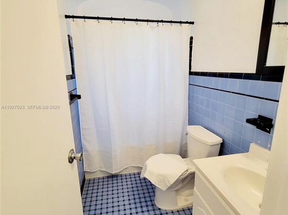 1872 SW 9th St, Miami FL 33135